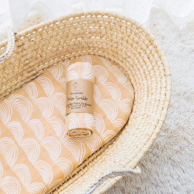 Brunt Babytæppe Med Hvid Halvcirkel